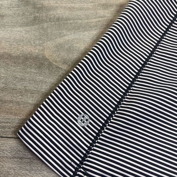 Lululemon Black Built in‎ Bra Athletic Tank Top Women 4/Small D-28 - Picture 5 of 6